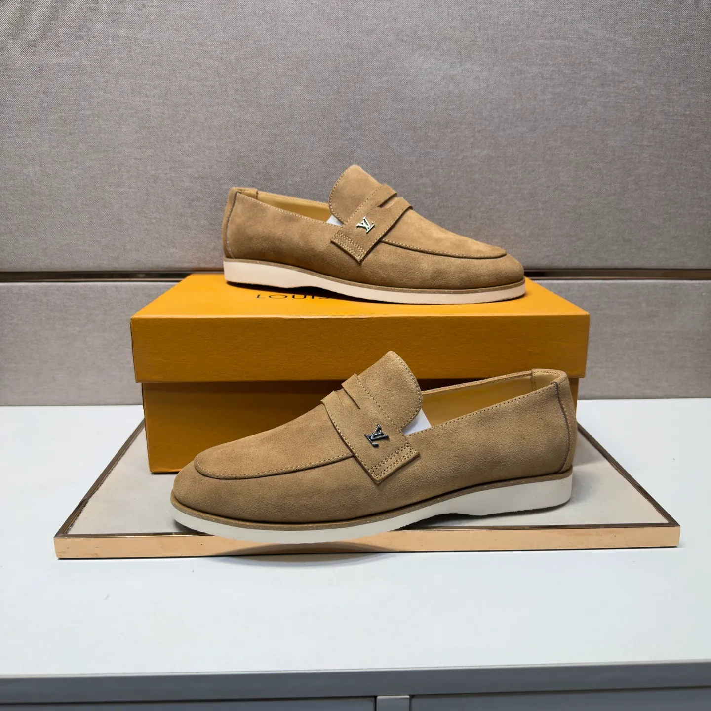 Men's men's shoes 💰pp442 [LV～] Men's casual shoes 2026z cabinet sales simultaneously 🔶Size: 38-44 #️⃣ 🔷4 colors🔜The upper is made of cowhide stitching ➕Cowhide lining, comfortable and breathable, sole: original comfortable and wear-resistant outsole, ⚠️real thing📱photographed🎬real thing is better📢📢📢